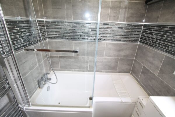 Flat , Peverel House, Stour Road, Dagenham