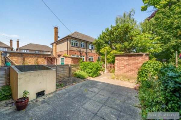 Balgores Lane, Gidea Park, Romford, RM2