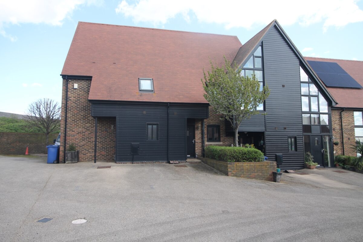 Dovecote Barns, Vellacott Close, Purfleet, RM19