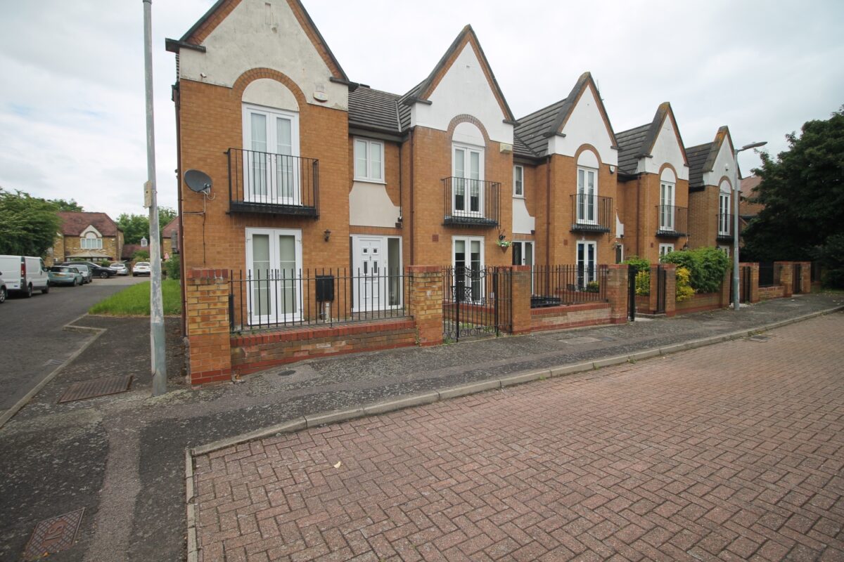 Landseer Close, Hornchurch, Essex, RM11