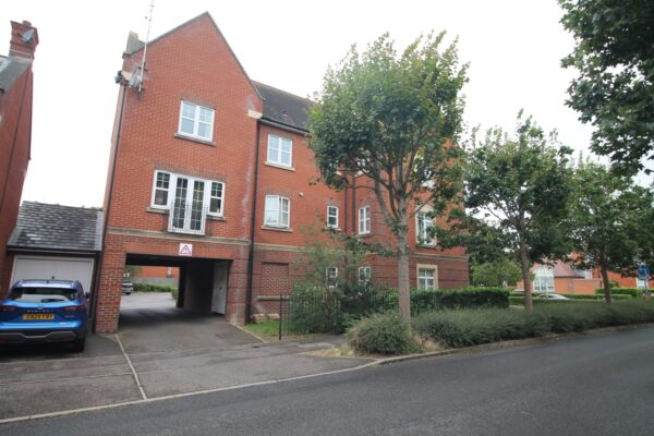 Scholars Court, 2 Academy Fields Road, Gidea Park, RM2