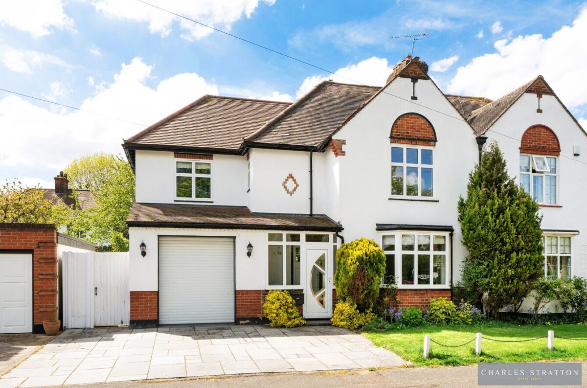 Balgores Square, Gidea Park