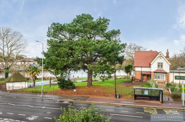 Main Road, Gidea Park